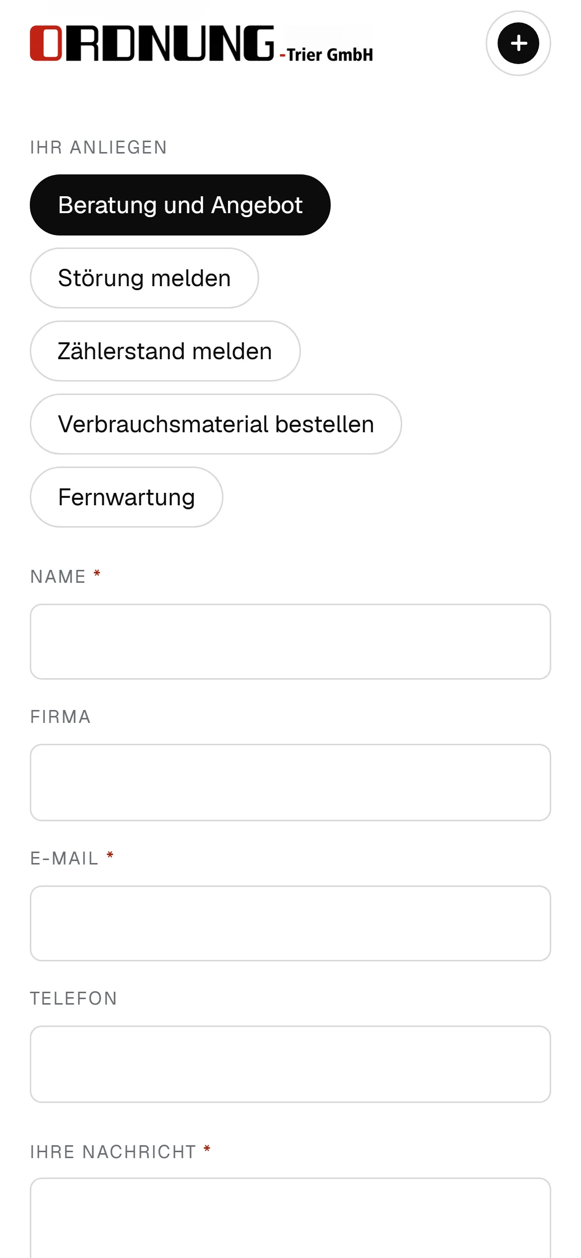 Das Serviceformular auf einem Handy: fünf Anliegen zur Auswahl, darunter die Felder für Name, Firma, E-Mail und Telefon.